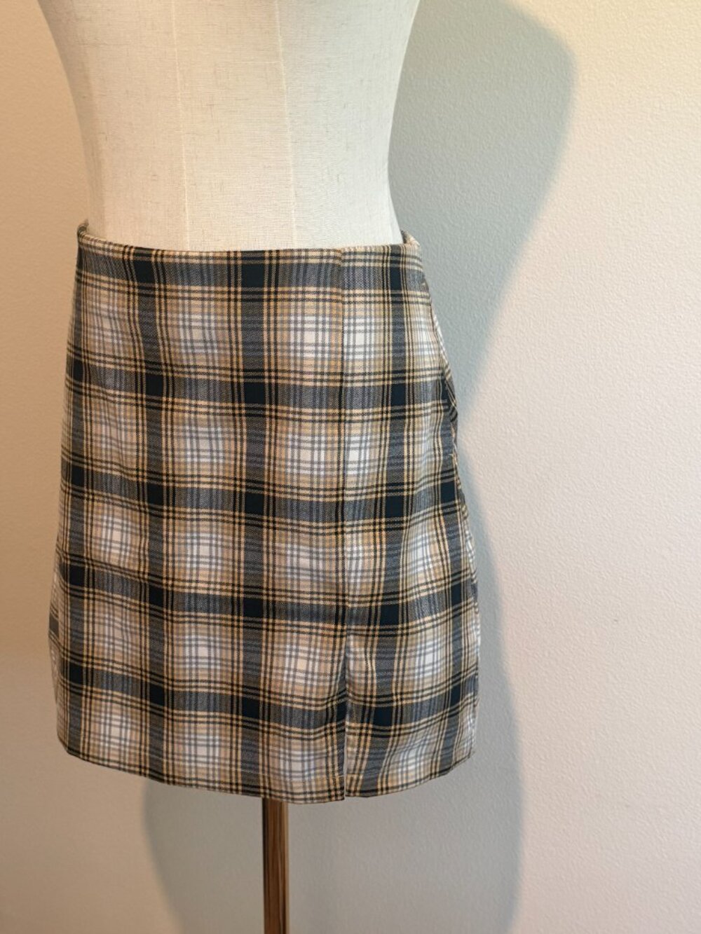 Urban Outfitters Plaid Mini Skirt Yellow Brown Slit L Academia Preppy - Picture 5 of 7